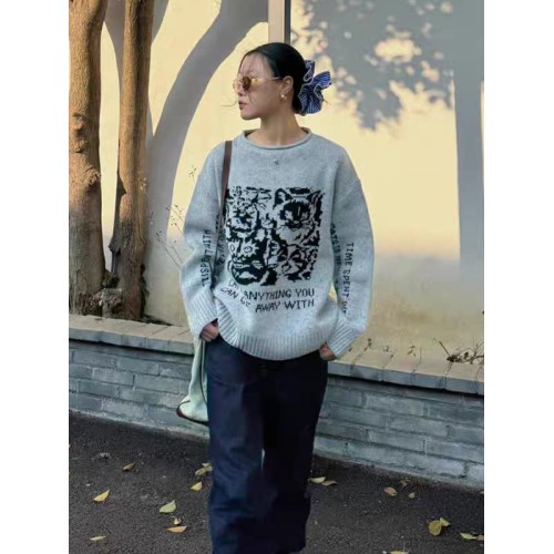 M家街頭復古百搭抽象貓咪字母塗鴉圖案卷邊圓領針織衫毛衣女
