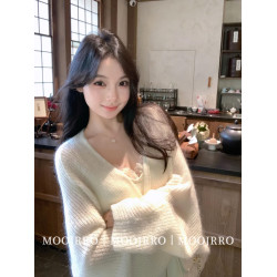白色V領長袖毛衣外套女秋高級感慵嬾風針織開衫寬鬆顯瘦外搭上衣