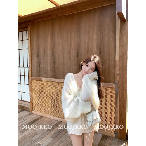 白色V領長袖毛衣外套女秋高級感慵嬾風針織開衫寬鬆顯瘦外搭上衣