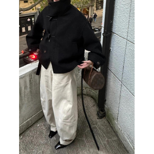 獨特超好看深冬黑色牛角釦呢子大衣女2025年新款毛呢外套加厚短款