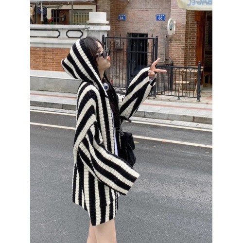 2025秋裝黑白竪條紋連帽外套寬鬆慵嬾中長款針織開衫女休閒大毛衣