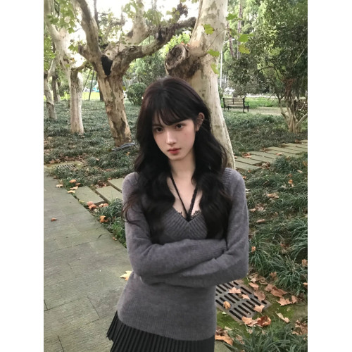 純欲甜辣V領收腰毛衣女秋冬2025新款修身收腰內搭打底針織衫上衣