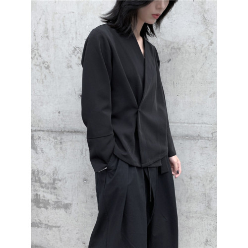 山本日系黑色新中式設計感造型寬松西裝上衣春秋休閒短外套和服女 山本日系黑色新中式設計感造型寬松西裝上衣春秋休閒短外套和服女