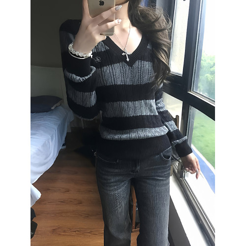 美式復古條紋針織衫女早秋麻花v領毛衣高級感修身顯瘦辣妹上衣潮