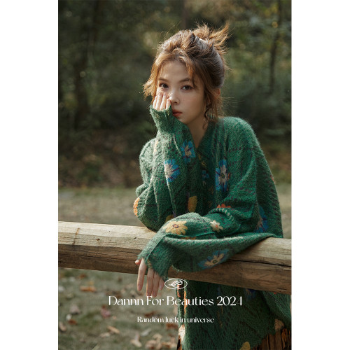 水草不鹹Dannn 草地綠色花朵燈籠袖針織慵懶軟軟糯糯秋冬毛衣女