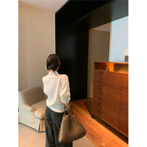 法式chic老錢風交叉v領毛衣女秋冬氣質溫柔慵懶松弛感高知針織衫