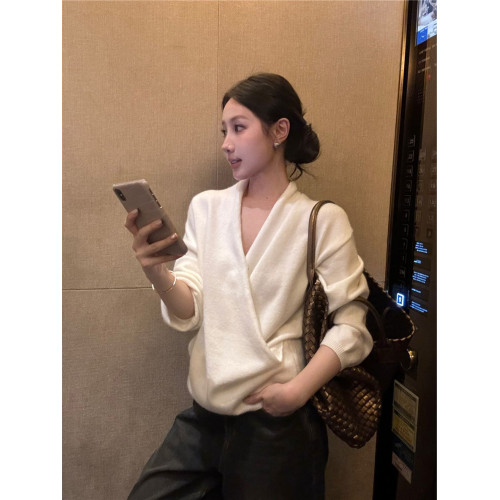 法式chic老錢風交叉v領毛衣女秋冬氣質溫柔慵懶松弛感高知針織衫