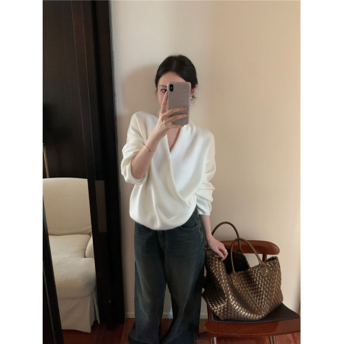 法式chic老錢風交叉v領毛衣女秋冬氣質溫柔慵懶松弛感高知針織衫