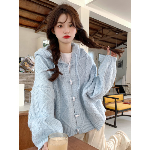 奶藍色牛角釦毛衣2025秋冬慵懶風軟糯連帽寬松小個子針織開衫外套