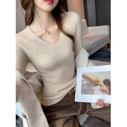 無縫一體都市休閒V領針織打底衫女修身顯瘦長袖秋冬緊身內搭毛衣
