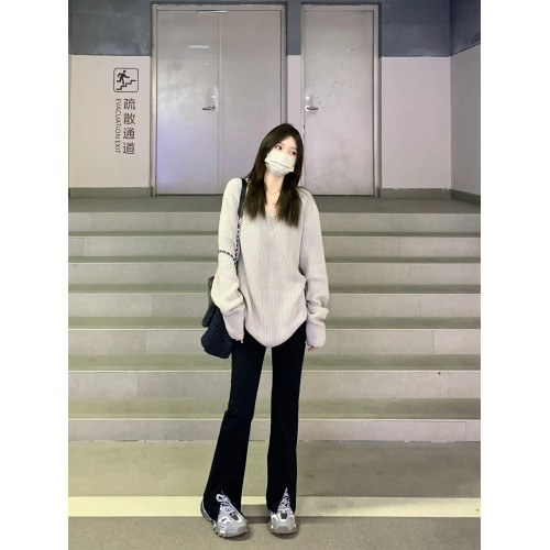 寬松V領毛衣女慵懶風2024春秋冬季新款高級感長袖套頭針織衫上衣 寬松V領毛衣女慵懶風2024春秋冬季新款高級感長袖套頭針織衫上衣