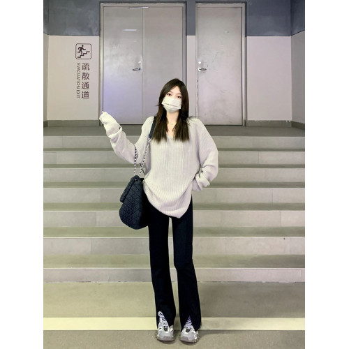 寬松V領毛衣女慵懶風2024春秋冬季新款高級感長袖套頭針織衫上衣 寬松V領毛衣女慵懶風2024春秋冬季新款高級感長袖套頭針織衫上衣