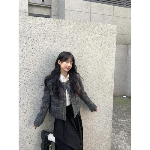 灰色小香風毛呢外套女春秋富家千金高級感小個子冬季短款夾克上衣 灰色小香風毛呢外套女春秋富家千金高級感小個子冬季短款夾克上衣