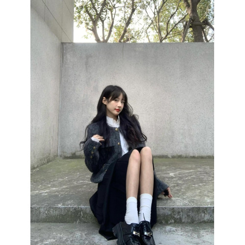 灰色小香風毛呢外套女春秋富家千金高級感小個子冬季短款夾克上衣 灰色小香風毛呢外套女春秋富家千金高級感小個子冬季短款夾克上衣