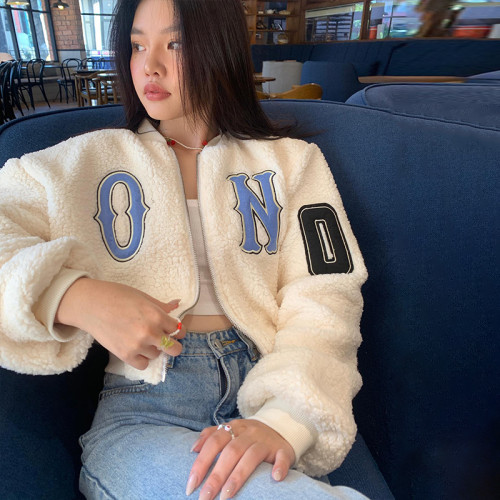 學院風字母刺綉仿羊羔毛棒球服上衣秋冬新款辣妹寬松顯瘦短外套潮 學院風字母刺綉仿羊羔毛棒球服上衣秋冬新款辣妹寬松顯瘦短外套潮