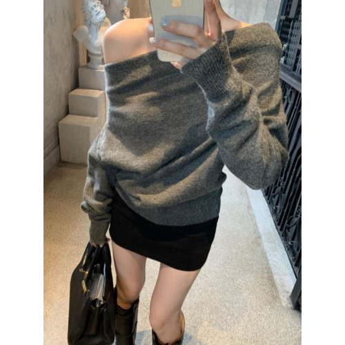 法式高級感灰色一字肩毛衣女秋冬季慵嬾老錢風露肩針織衫內搭上衣