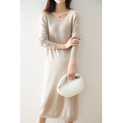 2023冬季新款v領打底毛衣裙女中長款寬松過膝直筒針織加厚連衣裙