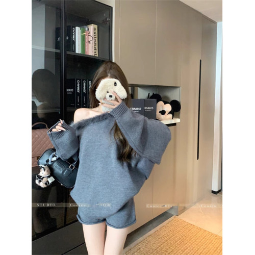 美拉德毛絨拼接斜領露肩毛衣女秋冬獨特慵懶松弛感寬松洋氣針織衫