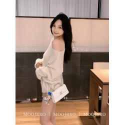 斜肩浣熊絨套頭毛衣女秋季寬松慵懶風高級感氣質一字肩針織衫上衣