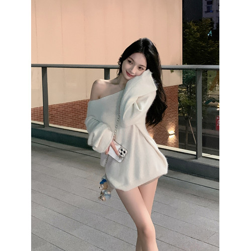 斜肩浣熊絨套頭毛衣女秋季寬松慵懶風高級感氣質一字肩針織衫上衣