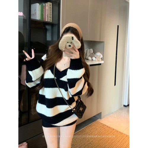 PPHOME黑白條紋V領毛衣女秋季寬松慵懶風休閒針織開衫設計感外套 PPHOME黑白條紋V領毛衣女秋季寬松慵懶風休閒針織開衫設計感外套