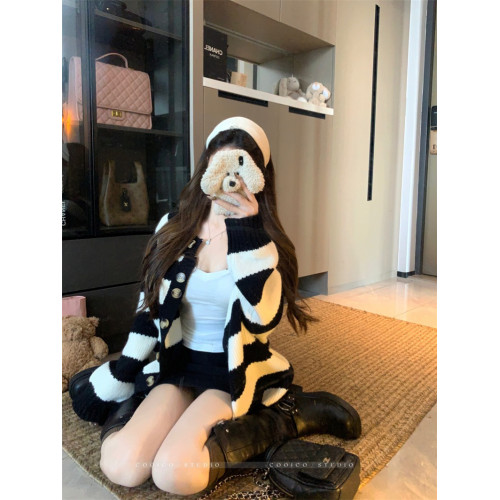 PPHOME黑白條紋V領毛衣女秋季寬松慵懶風休閒針織開衫設計感外套 PPHOME黑白條紋V領毛衣女秋季寬松慵懶風休閒針織開衫設計感外套