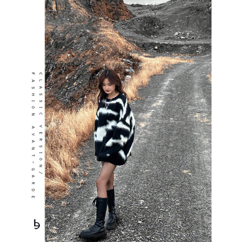 日系慵懶風不規則條紋寬松水貂毛衣高級感oversize甜颯風針織衫潮 日系慵懶風不規則條紋寬松水貂毛衣高級感oversize甜颯風針織衫潮