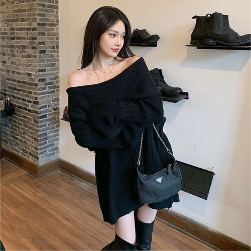 聖誕氛圍感穿搭露肩上衣一字肩長款大毛衣秋冬女慵懶風高級感寬松 聖誕氛圍感穿搭露肩上衣一字肩長款大毛衣秋冬女慵懶風高級感寬松