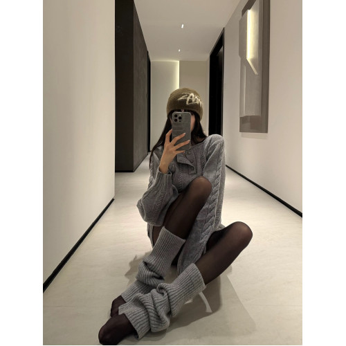 韓系慵懶風灰色套頭麻花毛衣女冬修身顯瘦亨利領針織上衣褲子套裝 韓系慵懶風灰色套頭麻花毛衣女冬修身顯瘦亨利領針織上衣褲子套裝
