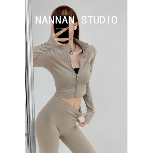 自畱N件~健身短款修身瑜珈服上衣女春秋季美式明線設計感長袖外套 自畱N件~健身短款修身瑜珈服上衣女春秋季美式明線設計感長袖外套