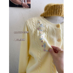 法式復古立體綉花圓領針織開衫女秋冬寬松溫柔風軟糯針織毛衣外套