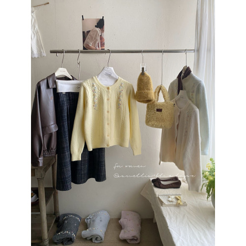 法式復古立體綉花圓領針織開衫女秋冬寬松溫柔風軟糯針織毛衣外套 法式復古立體綉花圓領針織開衫女秋冬寬松溫柔風軟糯針織毛衣外套