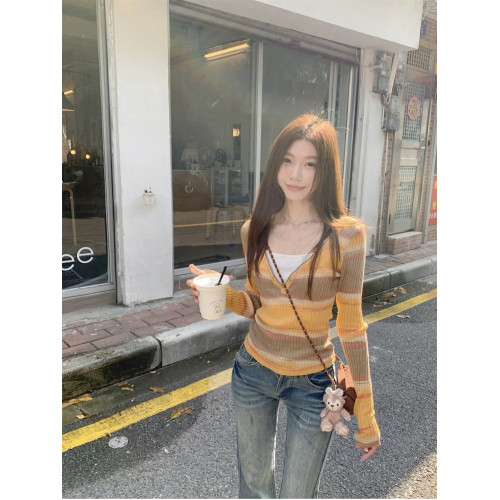 撞色條紋v領長袖針織衫女秋冬新款內搭打底毛衣修身顯瘦辣妹上衣 撞色條紋v領長袖針織衫女秋冬新款內搭打底毛衣修身顯瘦辣妹上衣