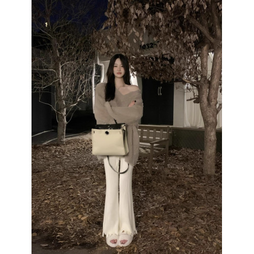 慵懶感仿貂毛V領長袖毛衣女裝秋冬2025新款套頭寬松時尚百搭上衣 慵懶感仿貂毛V領長袖毛衣女裝秋冬2025新款套頭寬松時尚百搭上衣