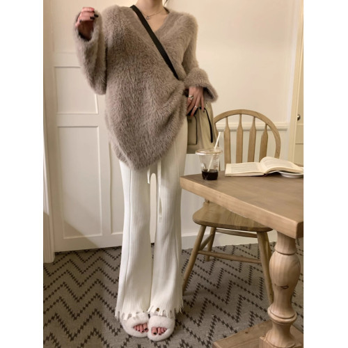 慵懶感仿貂毛V領長袖毛衣女裝秋冬2025新款套頭寬松時尚百搭上衣 慵懶感仿貂毛V領長袖毛衣女裝秋冬2025新款套頭寬松時尚百搭上衣