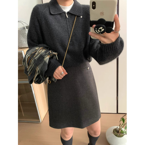 秋冬簡約半拉鍊polo翻領灰色浣熊絨毛衣女內搭針織衫加厚羊毛外穿 秋冬簡約半拉鍊polo翻領灰色浣熊絨毛衣女內搭針織衫加厚羊毛外穿