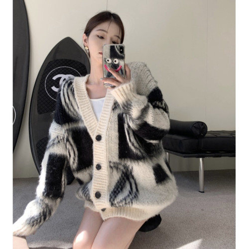 2025秋冬新款慵懶風拼色v領毛衣開衫外套女加厚中長款針織衫上衣 2025秋冬新款慵懶風拼色v領毛衣開衫外套女加厚中長款針織衫上衣