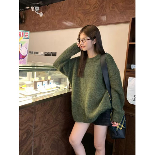 純色港風綠色毛衣女冬季2024新款慵懶風軟糯設計感針織衫套頭上衣