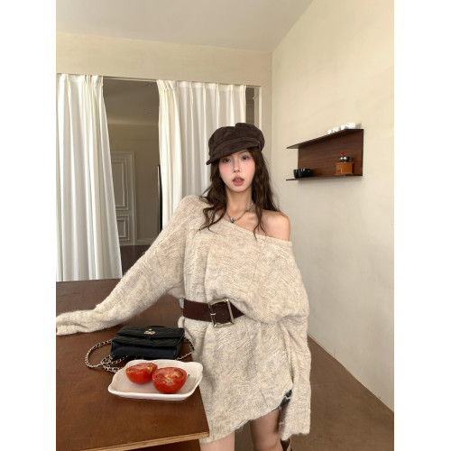 PPHOME時髦設計感斜肩長袖針織衫女秋辣妹露肩毛衣寬松中長款上衣