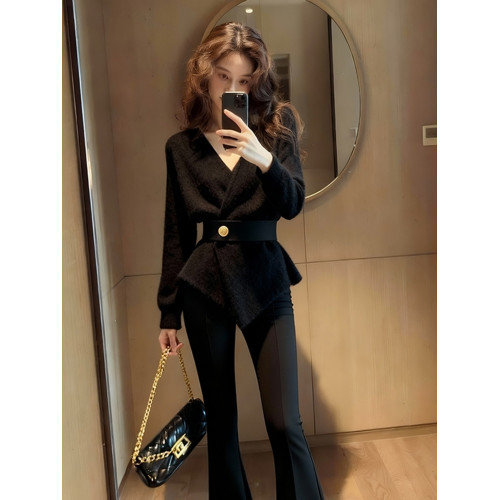 小香風黑色V領短款針織上衣2025秋冬新款高級感氣質收腰顯瘦毛衣