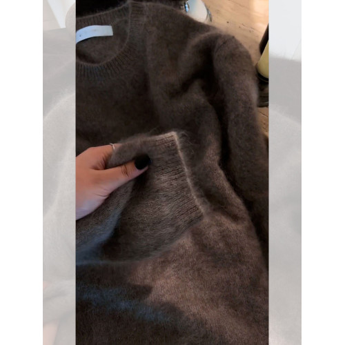 今年流行漂亮覆古軟糯慵懶風寬松奶fufu時尚洋氣絕美茶褐色毛衣秋