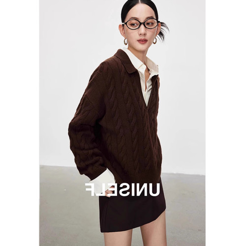 老錢風翻領咖色毛衣女曡穿上衣冬季設計感麻花低V領針織套頭內搭