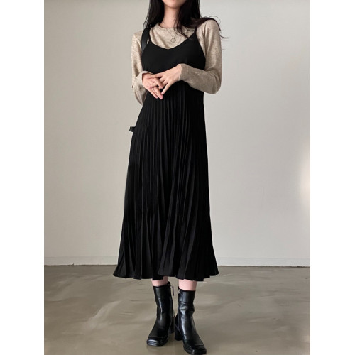 氣質連衣裙女冬季穿搭時尚高級感壓褶絨面吊帶裙法式別致長款裙子