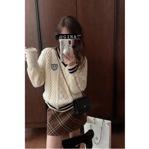 英倫學院風毛衣韓系溫柔小個子女V領2024秋冬新款針織上衣慵懶風