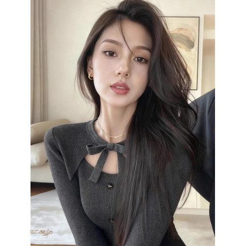 南油大牌女裝2025秋冬高級感上衣獨特漂亮灰色蝴蝶結領針織衫 南油大牌女裝2025秋冬高級感上衣獨特漂亮灰色蝴蝶結領針織衫