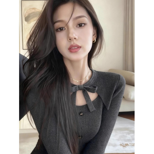 南油大牌女裝2025秋冬高級感上衣獨特漂亮灰色蝴蝶結領針織衫 南油大牌女裝2025秋冬高級感上衣獨特漂亮灰色蝴蝶結領針織衫