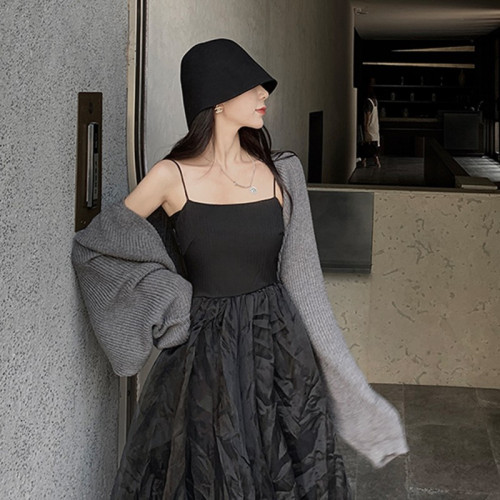 辣妹黑色設計感短款針織毛衣開衫女半截外搭坎肩罩衫披肩外套上衣 辣妹黑色設計感短款針織毛衣開衫女半截外搭坎肩罩衫披肩外套上衣