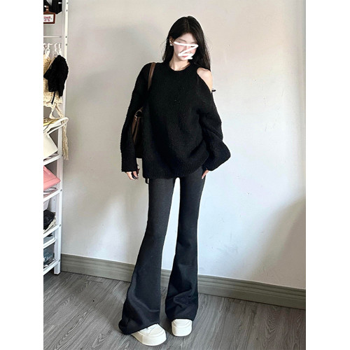 黑色圓領套頭露肩毛衣女秋冬2025新款韓系慵懶風軟糯針織斜肩上衣 黑色圓領套頭露肩毛衣女秋冬2025新款韓系慵懶風軟糯針織斜肩上衣
