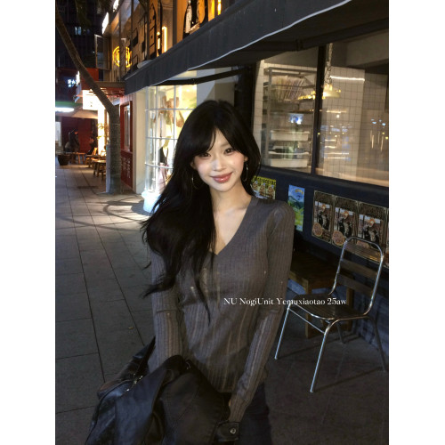 NogiUnit/ 鏤空軟毛衣(多色)上身紙片人!v領叉袖毛衣針織上衣 NogiUnit/ 鏤空軟毛衣(多色)上身紙片人!v領叉袖毛衣針織上衣