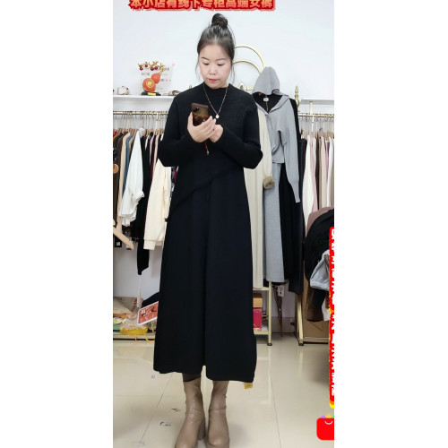 強烈推薦南油高貨!修身顯瘦遮肚子黑色圓領毛衣裙長113胸108 強烈推薦南油高貨!修身顯瘦遮肚子黑色圓領毛衣裙長113胸108